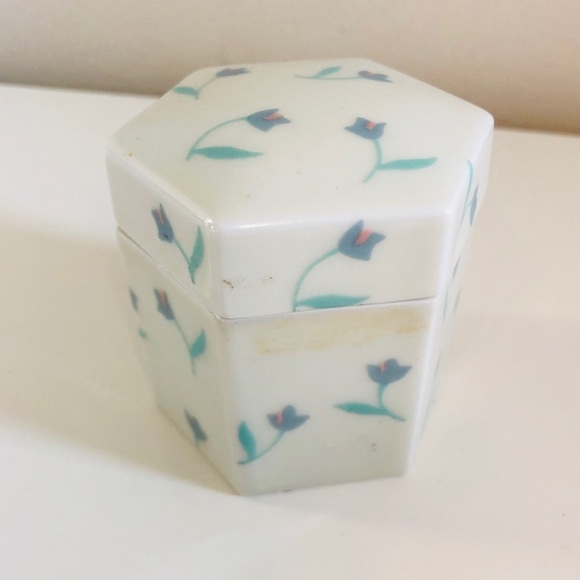 Porcelain Floral Print Small Jewelry Box - Picture 3 of 9